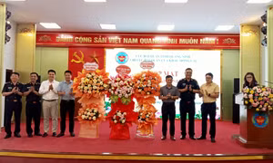 Hải quan cửa khẩu Móng Cái: Gặp mặt doanh nhân, doanh nghiệp nhân kỷ niệm Ngày Doanh nhân Việt Nam