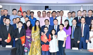 Thủ tướng Phạm Minh Chính và Phu nhân gặp gỡ bà con cộng đồng người Việt Nam tại Qatar