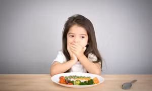 4 thói quen ảnh hưởng đến bệnh lý răng miệng ở trẻ
