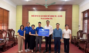 VietABank ủng hộ TX Quảng Yên 144 triệu đồng khắc phục thiệt hại bão số 3