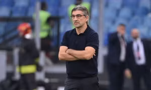 HLV Roma thừa nhận "ẩu đả" trong phòng thay đồ