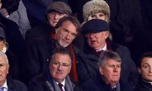 Man Utd cắt hợp đồng đại sứ với Sir Alex Ferguson