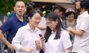 Địa phương nào chọn môn thi thứ ba vào lớp 10 là Ngoại ngữ?