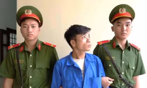 Ném bom xăng vào 4 ngân hàng ở Phú Yên sau khi phê ma túy