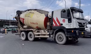 Hai nữ sinh tử vong dưới bánh xe bồn ở vòng xoay cửa ngõ TP HCM