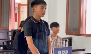 Đâm trọng thương bạn học ở Phú Yên sau lời thách thức