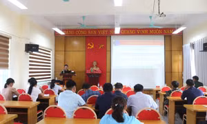 Bình Liêu: Bồi dưỡng kiến thức QP&AN cho cá nhân tiêu biểu, người có uy tín trong cộng đồng