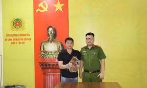 Bàn giao một con cu li lớn quý hiếm cho Vườn Quốc gia Cúc Phương