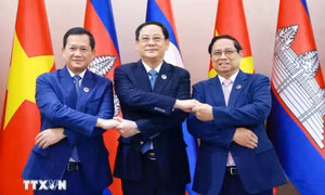 Đánh giá và thúc đẩy hợp tác giữa ba nước Việt Nam-Campuchia-Lào