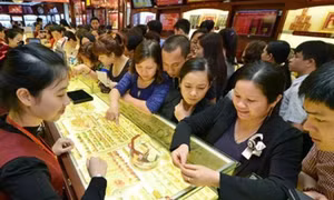 Ngân hàng Nhà nước báo cáo Quốc hội về giá vàng, tái cơ cấu các tổ chức tín dụng