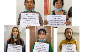 Cả gia đình bị bắt tạm giam vì mua bán “cái chết trắng”