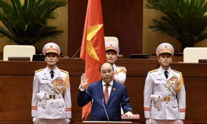 Chủ tịch nước Nguyễn Xuân Phúc tuyên thệ nhậm chức