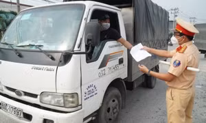 Lái xe trong 19 tỉnh phía Nam không cần giấy xét nghiệm âm tính