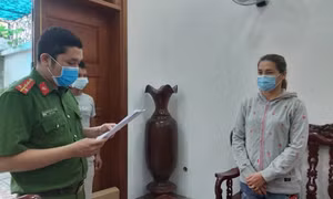 Bắt 2 đối tượng cho “đại gia bất động sản” vay lãi nặng