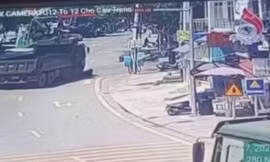 Người phụ nữ đi xe máy vào "điểm mù" bị cuốn vào gầm xe ben