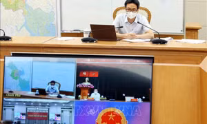 Phó Thủ tướng Vũ Đức Đam: Thành phố Hồ Chí Minh siết chặt quản lý, hạn chế lây nhiễm chéo