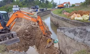 Bảo vệ các tuyến đê, hồ, đập trên địa bàn 