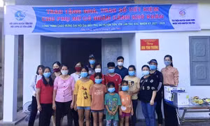 Tiên Yên: Trao tặng nhà tình thương cho hội viên phụ nữ nghèo