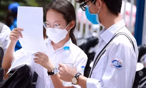 Trường THPT Chuyên KHXH&NV hạ điểm chuẩn vào 10 năm 2021