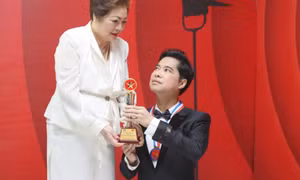 Mẹ ca sĩ Ngọc Sơn qua đời