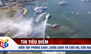 Diễn tập phòng cháy chữa cháy và cứu hộ cứu nạn trên biển