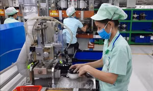 Lao động xin nghỉ phép bị trừ tiền lương có đúng quy định không?