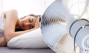 Bật quạt khi ngủ gây hại cho sức khỏe như thế nào?