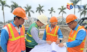 Đơn vị thi công nghiên cứu phương án triển khai các hạng mục thực hiện dự án chống ngập lụt tại hồ điều hoà Yết Kiêu, phường Hồng Gai.