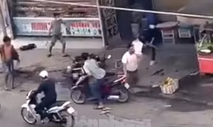 Hai người bị chém thương vong sau va chạm giao thông