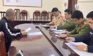 Tài xế say rượu, quật ngã cảnh sát