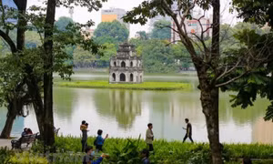 Đông Bắc Bộ nhiều mây, có mưa vài nơi, trời rét