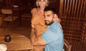 Britney Spears ngày càng bất ổn