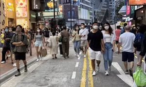 Từ 1/3, Hong Kong bãi bỏ quy định bắt buộc đeo khẩu trang