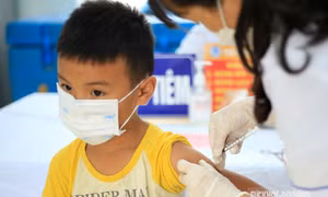 Sáng 29/10: Theo dõi chặt sự xuất hiện của các biến thể mới của COVID-19, tiếp tục đẩy nhanh tiêm chủng