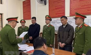 Tạm giam nguyên Chủ tịch xã thuê người khai thác khoáng sản trái phép