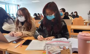 Hoàn trả phần chênh lệch nếu thu học phí cao hơn năm trước