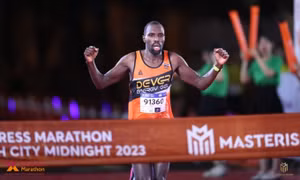 Runner Kenya tiếc nuối dù phá kỷ lục VnExpress Marathon