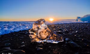 Khung cảnh thay đổi mỗi ngày tại bãi biển ‘kim cương’ ở Iceland