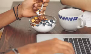Ăn vặt như thế nào mới tốt cho sức khỏe?