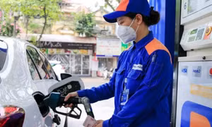 An ninh năng lượng nhìn từ giá xăng dầu