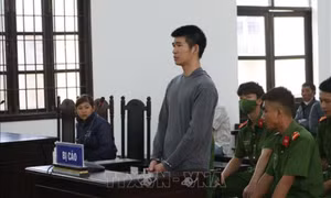 Nam thanh niên chém người thân lĩnh án 19 năm tù giam
