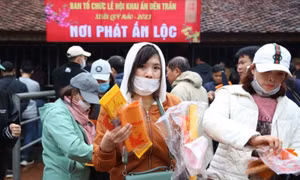Ấn đền Trần bớt 'thiêng'