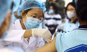 Sáng 30 Tết Quý Mão: Vui Xuân nhưng không lơ là phòng chống dịch COVID-19