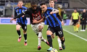 Lautaro giúp Inter hạ Milan