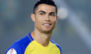 Ronaldo tỏa sáng trong ngày Al Nassr giành lại ngôi đầu