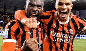 Thắng ngược Juventus, AC Milan vào chung kết Siêu cúp Italia