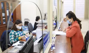 Đề xuất tăng lương khu vực công, lương hưu khi kinh tế - xã hội 2025 thuận lợi