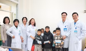 Tết ấm cho bệnh nhân có hoàn cảnh khó khăn