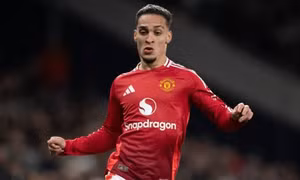 Antony từ chối rời Manchester United