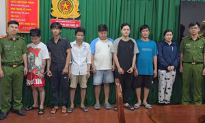 Công an TPHCM bắt 2 ổ nhóm làm giả căn cước, bằng cấp các loại
